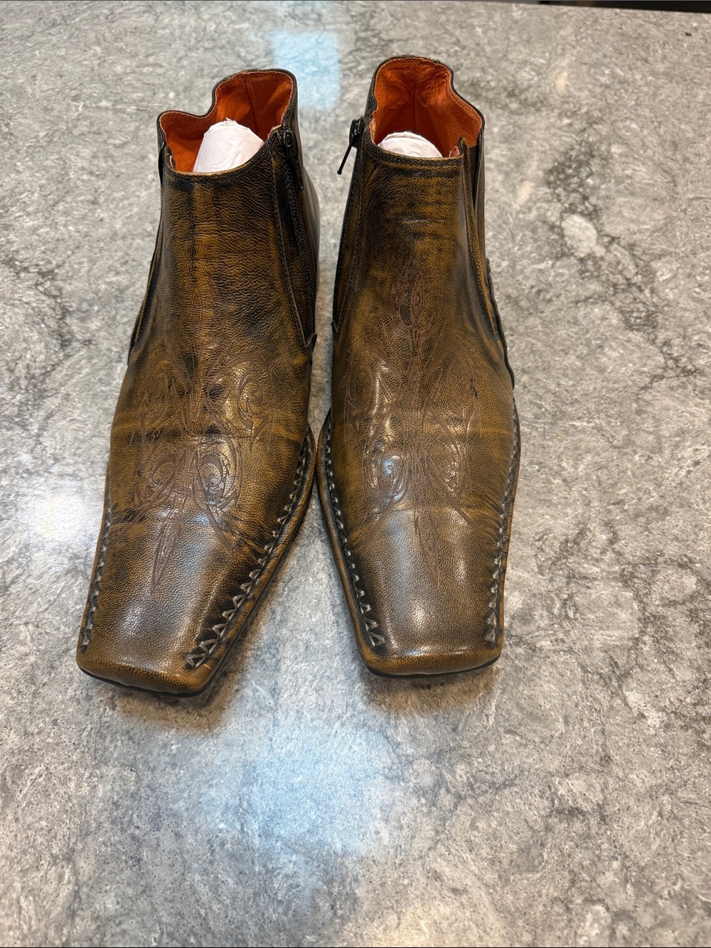 Robert Wayne Men's Distressed Brown Leather Boots